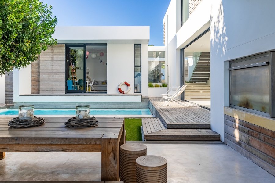6 Bedroom Property for Sale in Yzerfontein Western Cape